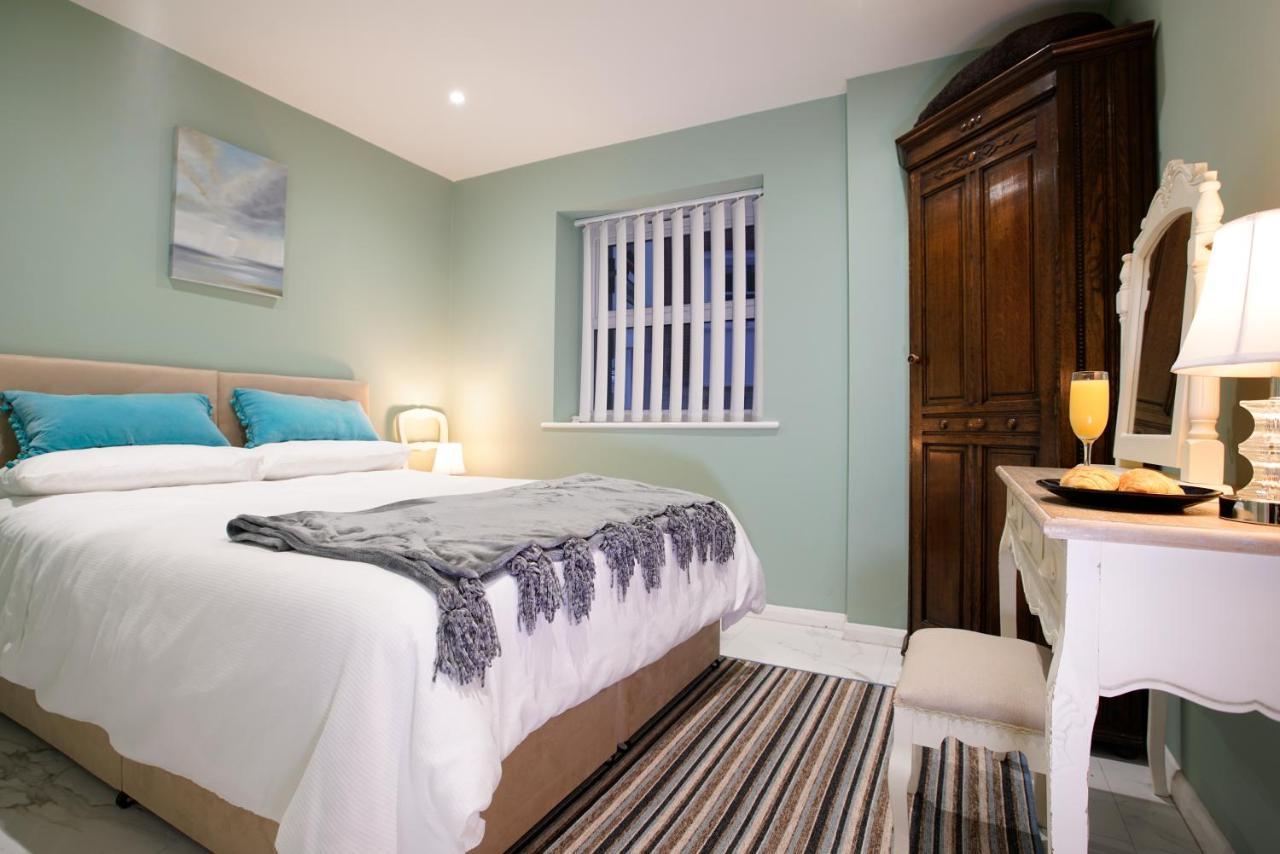 Seafarer'S View - 6 Bedroom Townhouse In Cowes, Parking & Seaviews. คาวส์ ภายนอก รูปภาพ
