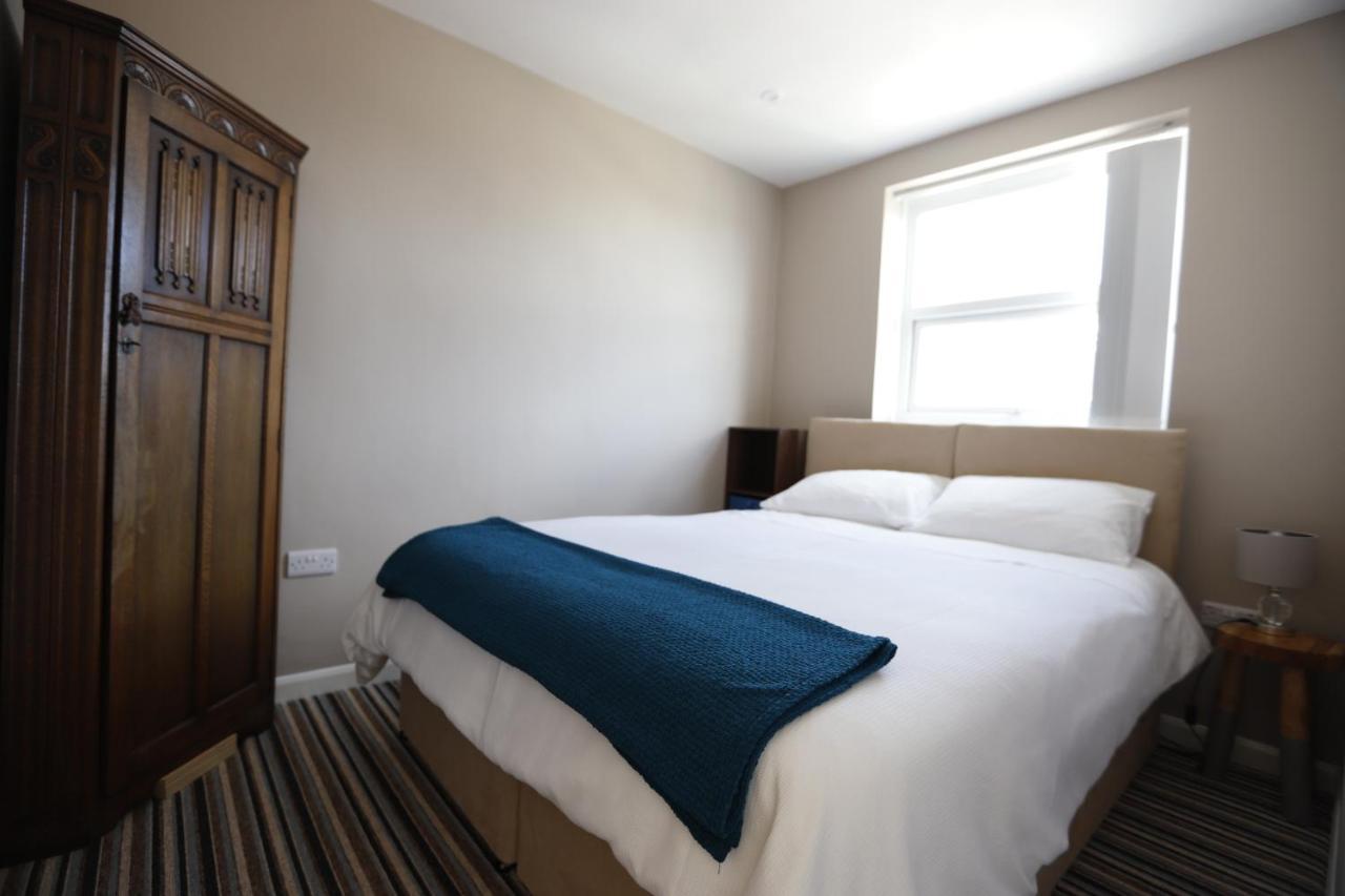 Seafarer'S View - 6 Bedroom Townhouse In Cowes, Parking & Seaviews. คาวส์ ภายนอก รูปภาพ