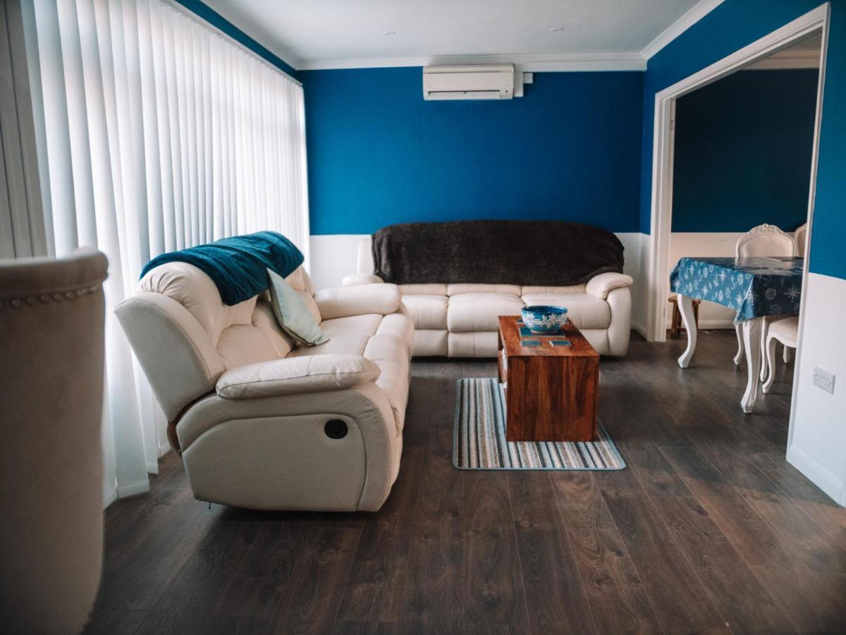 Seafarer'S View - 6 Bedroom Townhouse In Cowes, Parking & Seaviews. คาวส์ ภายนอก รูปภาพ