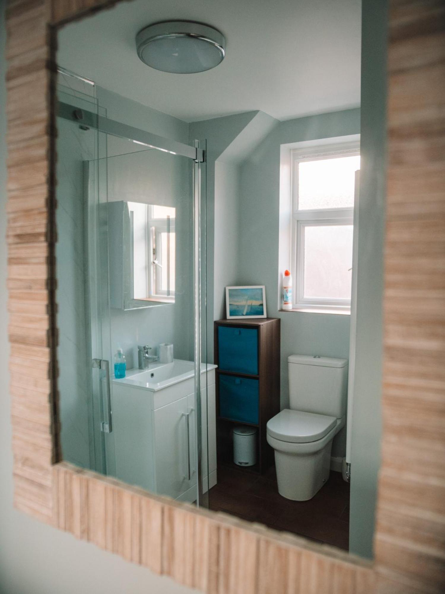 Seafarer'S View - 6 Bedroom Townhouse In Cowes, Parking & Seaviews. คาวส์ ภายนอก รูปภาพ