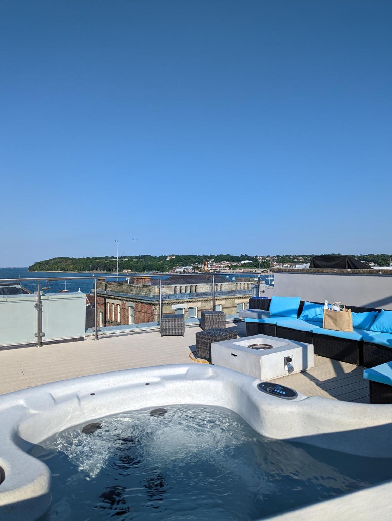 Seafarer'S View - 6 Bedroom Townhouse In Cowes, Parking & Seaviews. คาวส์ ภายนอก รูปภาพ